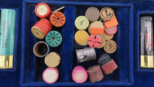 Load image into Gallery viewer, Salesmans Sample Case of Cartridges by Cartoucherie Francaise. Ref 9287