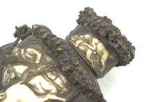 Load image into Gallery viewer, Powder Flask Very Fine South German Carved Staghorn Powder. SN 9031