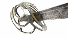 Load image into Gallery viewer, 1788 Heavy Cavalry Officers Sword. Ref X3622
