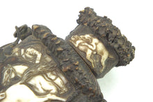 Load image into Gallery viewer, Powder Flask Very Fine South German Carved Staghorn Powder. SN 9031
